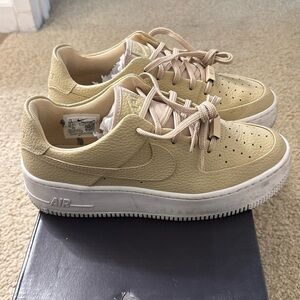 Nike AF1 sage low 2
